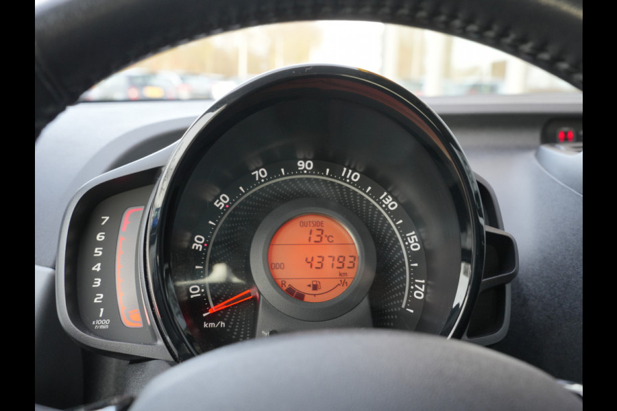 Toyota Aygo 1.0 VVT-i x-play | Achteruitrijcamera | DAB |