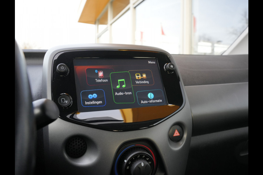 Toyota Aygo 1.0 VVT-i x-play | Achteruitrijcamera | DAB |