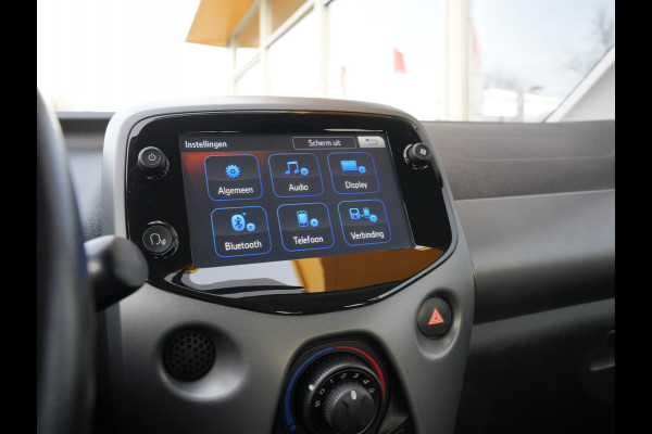 Toyota Aygo 1.0 VVT-i x-play | Achteruitrijcamera | DAB |