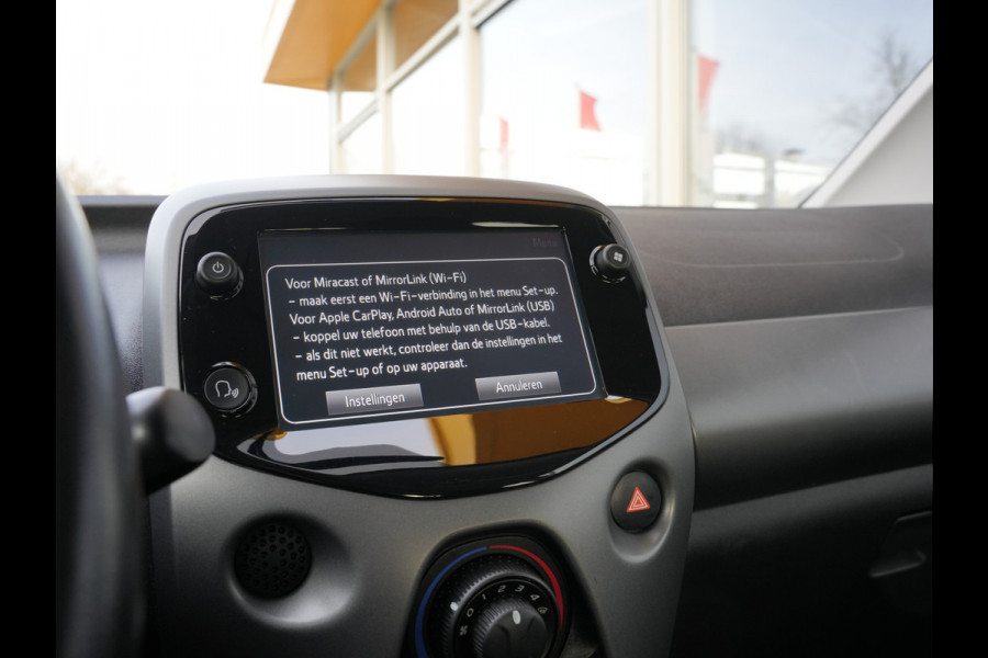 Toyota Aygo 1.0 VVT-i x-play | Achteruitrijcamera | DAB |