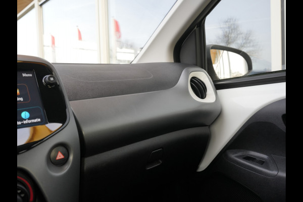 Toyota Aygo 1.0 VVT-i x-play | Achteruitrijcamera | DAB |