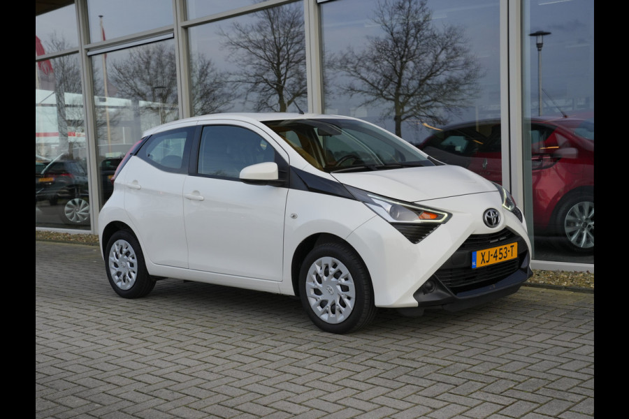 Toyota Aygo 1.0 VVT-i x-play | Achteruitrijcamera | DAB |