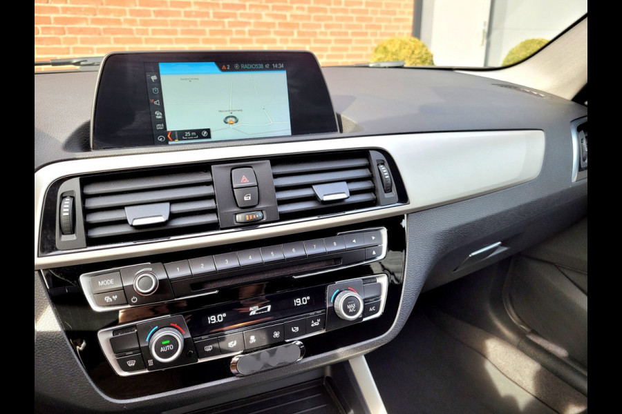 BMW 1-serie 118i Sportstoel, LED (Sparkling Brown Metallic), NL-NAP