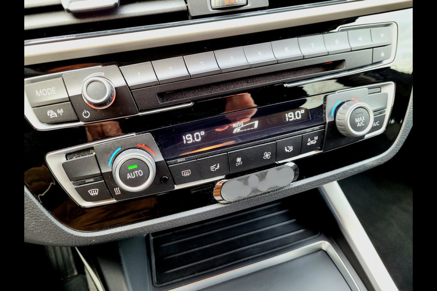 BMW 1-serie 118i Sportstoel, LED (Sparkling Brown Metallic), NL-NAP