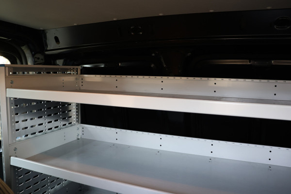 Volkswagen Caddy 2.0 TDI R-Line 185 PK | CarPlay | Stoelverwarming | Cruise control | Schroefset | Airco | Schroefset | Nieuwe APK | Sortimo inrichting