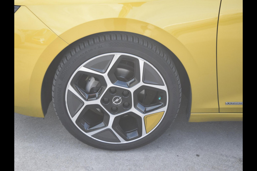 Opel Astra 1.2 Turbo Ultimate SCHUIF- KANTELDAK | CAMERA MET SENSOREN | NAVI & CARPLAY | WINTERPAKKET |