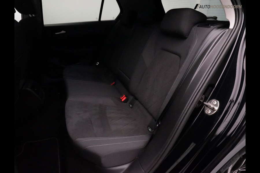 Volkswagen Golf 1.5 TSI Life Business Luxe (STUURVERWARMING,MEMORY STOELEN,SFEERVERLICHTING,ADAPTIVE CRUISE,CAMERA,TOPCONDITIE)