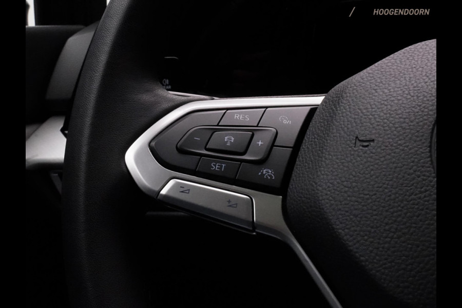 Volkswagen Golf 1.5 TSI Life Business Luxe (STUURVERWARMING,MEMORY STOELEN,SFEERVERLICHTING,ADAPTIVE CRUISE,CAMERA,TOPCONDITIE)