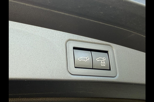 Toyota Corolla Touring Sports 1.8 Hybrid First Edition | Trekhaak, Eerste eigenaar, Facelift, Elektrische achterklep, Stoelverwarming, LED