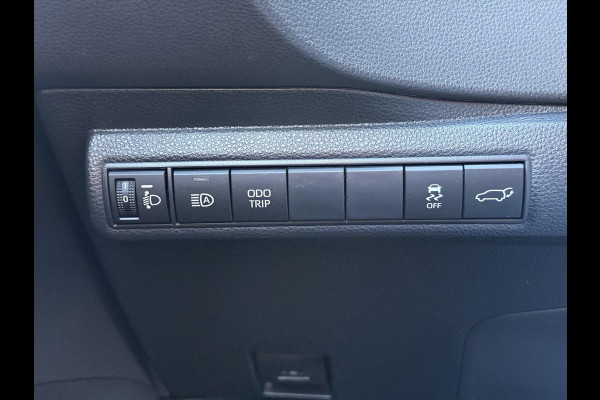 Toyota Corolla Touring Sports 1.8 Hybrid First Edition | Trekhaak, Eerste eigenaar, Facelift, Elektrische achterklep, Stoelverwarming, LED