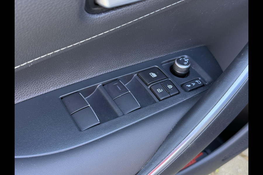 Toyota Corolla Touring Sports 1.8 Hybrid First Edition | Trekhaak, Eerste eigenaar, Facelift, Elektrische achterklep, Stoelverwarming, LED