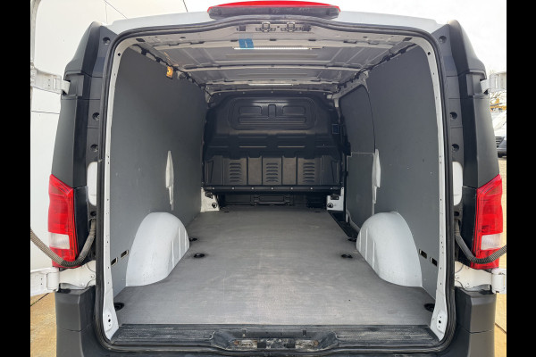 Mercedes-Benz Vito 114 1.9 CDI Automaat L2H1 Climate Control Adaptieve Cruise Side Bars Camera Carplay Trekhaak Stoelverwarming