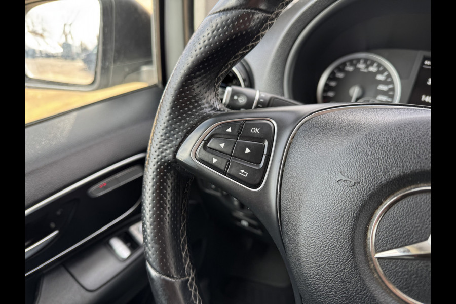Mercedes-Benz Vito 114 1.9 CDI Automaat L2H1 Climate Control Adaptieve Cruise Side Bars Camera Carplay Trekhaak Stoelverwarming