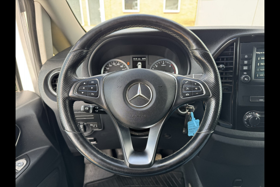 Mercedes-Benz Vito 114 1.9 CDI Automaat L2H1 Climate Control Adaptieve Cruise Side Bars Camera Carplay Trekhaak Stoelverwarming