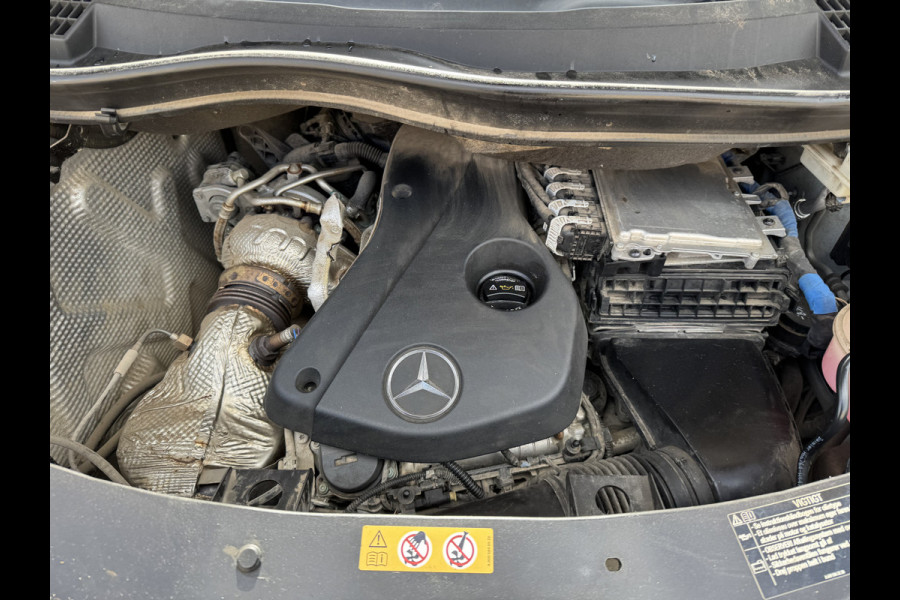 Mercedes-Benz Vito 114 1.9 CDI Automaat L2H1 Climate Control Adaptieve Cruise Side Bars Camera Carplay Trekhaak Stoelverwarming