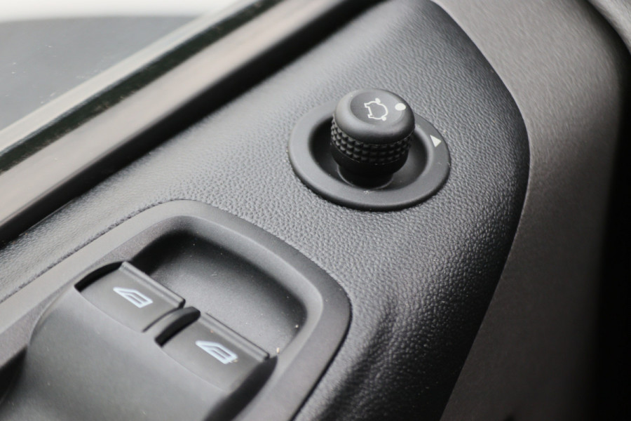 Ford Transit Custom 320 2.0 TDCI L2H1 Limited Leer, 3-Zits, Camera, Cruise, Apple Carplay, Verwarmde Voorruit, DAB, PDC