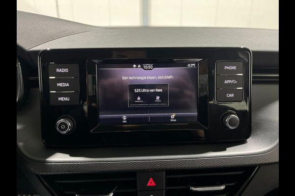 Škoda Kamiq 1.0 TSI Ambition TREKHAAK WEGKLAPBAAR/PARKEERSENSOREN ACHTER/APPLE CARPLAY