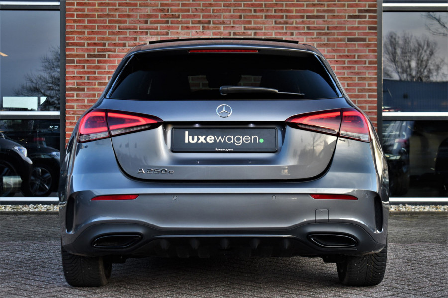 Mercedes-Benz A-Klasse 250 e AMG Pano Distronic Night Carplay Multibeam-LED