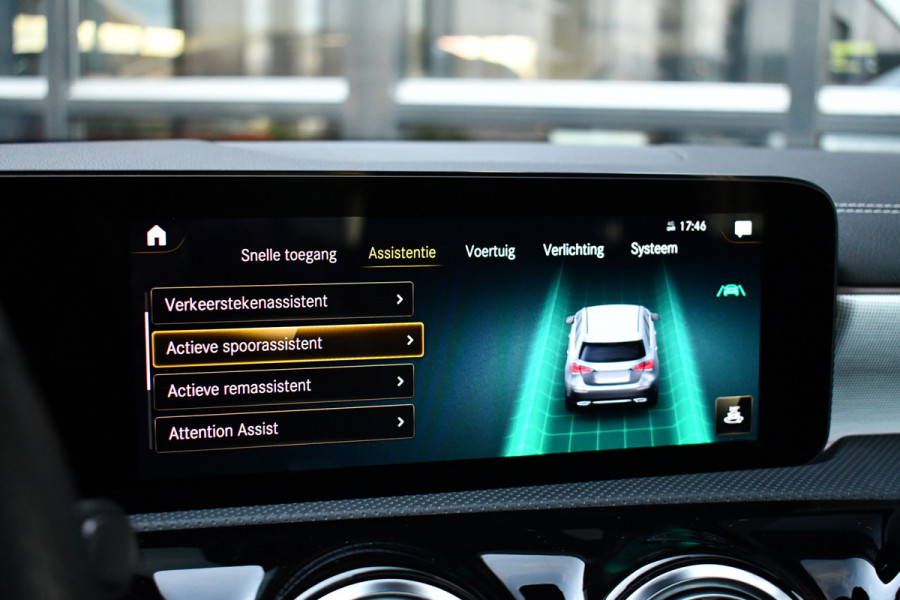 Mercedes-Benz A-Klasse 250 e AMG Pano Distronic Night Carplay Multibeam-LED