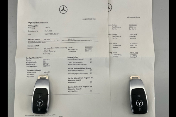 Mercedes-Benz A-Klasse 250 e AMG Pano Distronic Night Carplay Multibeam-LED