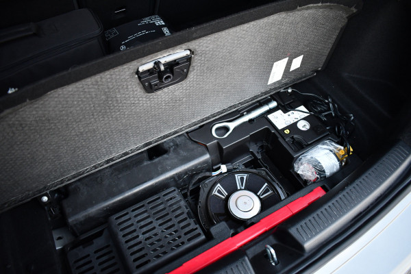 Mercedes-Benz A-Klasse 250 e AMG Pano Distronic Night Carplay Multibeam-LED