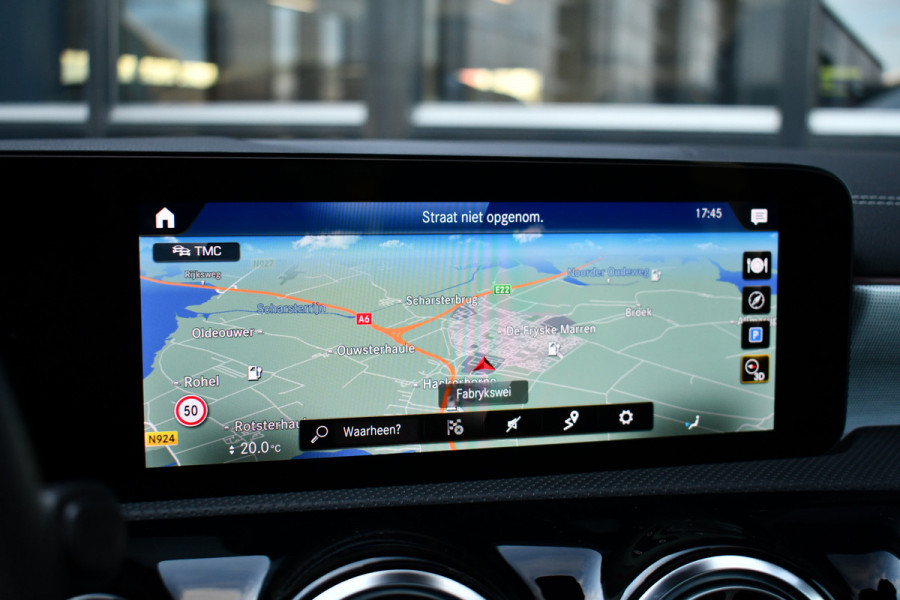 Mercedes-Benz A-Klasse 250 e AMG Pano Distronic Night Carplay Multibeam-LED