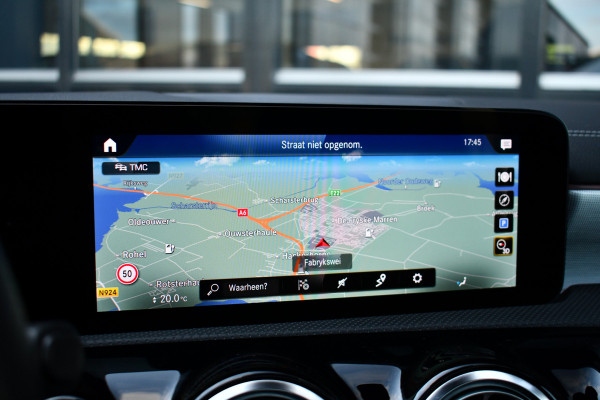 Mercedes-Benz A-Klasse 250 e AMG Pano Distronic Night Carplay Multibeam-LED