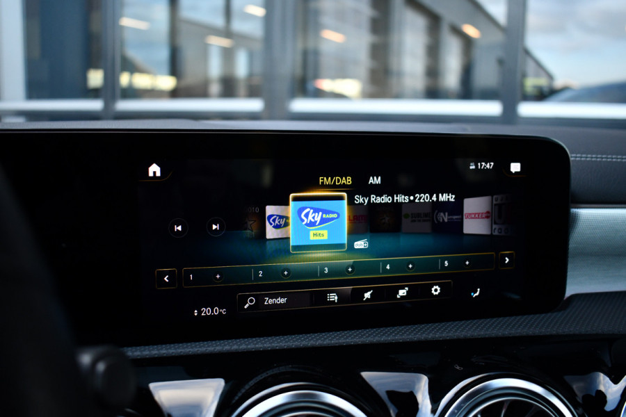 Mercedes-Benz A-Klasse 250 e AMG Pano Distronic Night Carplay Multibeam-LED