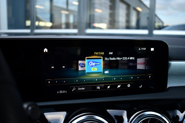 Mercedes-Benz A-Klasse 250 e AMG Pano Distronic Night Carplay Multibeam-LED