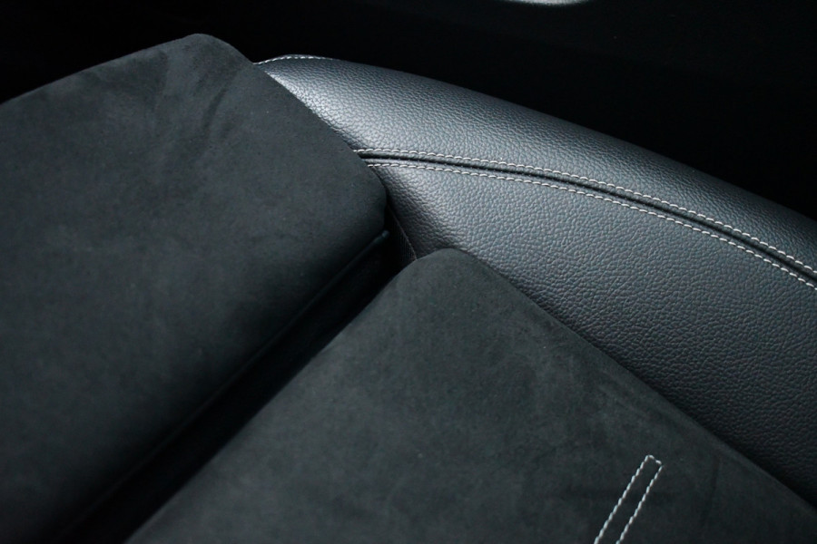 Mercedes-Benz A-Klasse 250 e AMG Pano Distronic Night Carplay Multibeam-LED