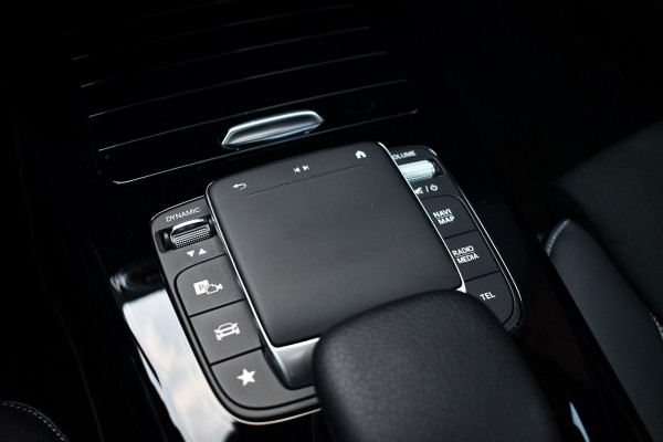 Mercedes-Benz A-Klasse 250 e AMG Pano Distronic Night Carplay Multibeam-LED