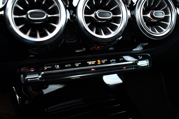 Mercedes-Benz A-Klasse 250 e AMG Pano Distronic Night Carplay Multibeam-LED