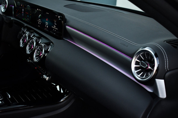 Mercedes-Benz A-Klasse 250 e AMG Pano Distronic Night Carplay Multibeam-LED
