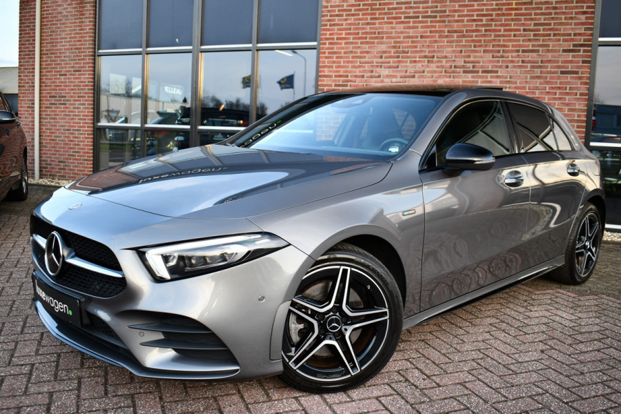 Mercedes-Benz A-Klasse 250 e AMG Pano Distronic Night Carplay Multibeam-LED