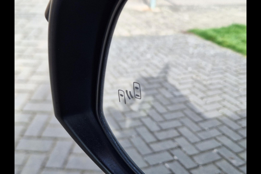 Toyota RAV4 2.5 Hybrid AWD Black Edition | Schuifdak, Treeplanken, Dodehoekherkenning, Keyless, Parkeersensoren, Elektrische achterklep