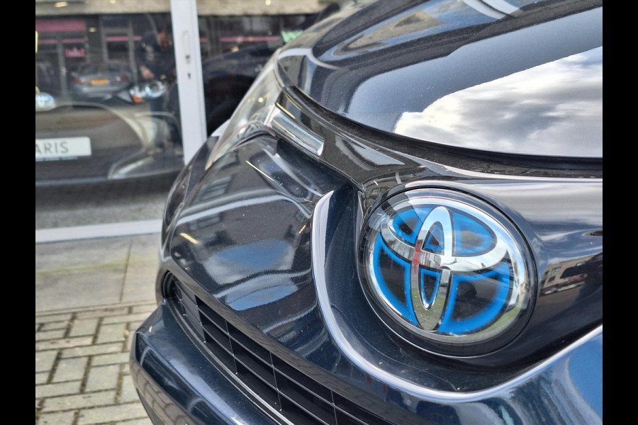 Toyota RAV4 2.5 Hybrid AWD Black Edition | Schuifdak, Treeplanken, Dodehoekherkenning, Keyless, Parkeersensoren, Elektrische achterklep