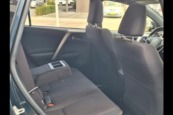 Toyota RAV4 2.5 Hybrid AWD Black Edition | Schuifdak, Treeplanken, Dodehoekherkenning, Keyless, Parkeersensoren, Elektrische achterklep