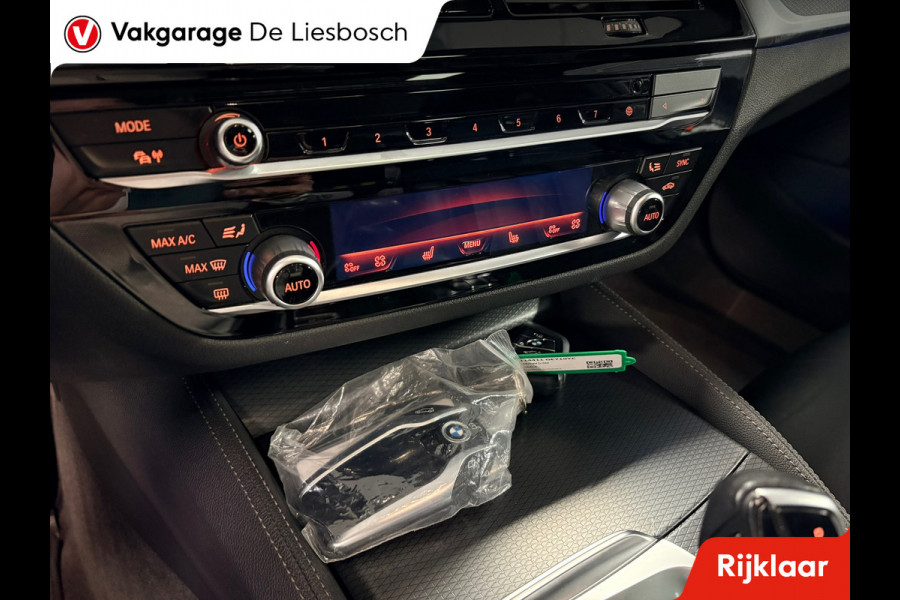 BMW 5 Serie Touring 530e xDrive High Executive M-sport / leer / pano / navi / head-up / Apple carplay
