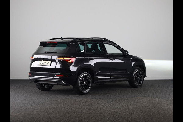 Škoda Karoq 1.5 TSI ACT Sportline Business 150 pk Automaat (DSG) | Verlengde garantie | Navigatie | Panoramadak | Parkeersensoren | Achteruitrijcamera | Stoelverwarming |
