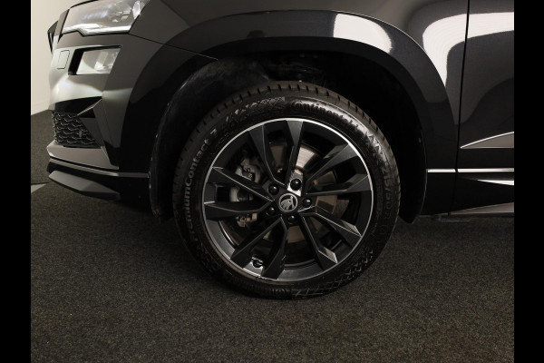 Škoda Karoq 1.5 TSI ACT Sportline Business 150 pk Automaat (DSG) | Verlengde garantie | Navigatie | Panoramadak | Parkeersensoren | Achteruitrijcamera | Stoelverwarming |