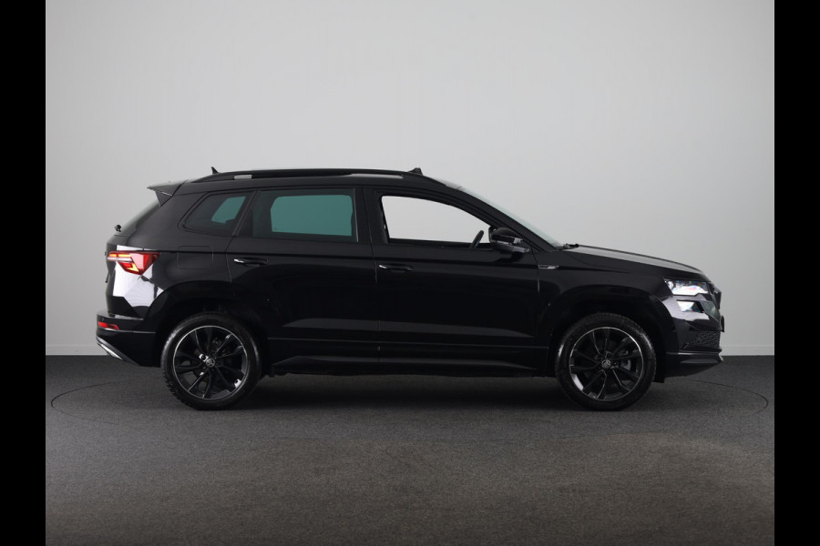 Škoda Karoq 1.5 TSI ACT Sportline Business 150 pk Automaat (DSG) | Verlengde garantie | Navigatie | Panoramadak | Parkeersensoren | Achteruitrijcamera | Stoelverwarming |