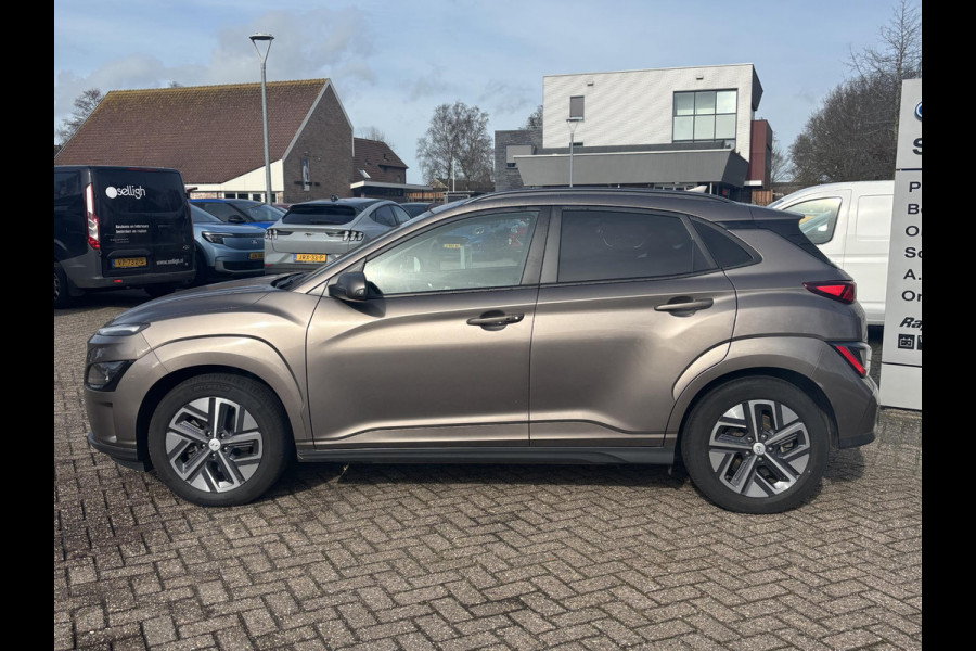 Hyundai Kona EV Fashion 64 kWh | Trekhaak | Head-Up Display | Keyless entry | Navigatie | SCI