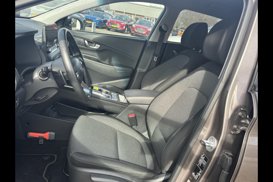 Hyundai Kona EV Fashion 64 kWh | Trekhaak | Head-Up Display | Keyless entry | Navigatie | SCI