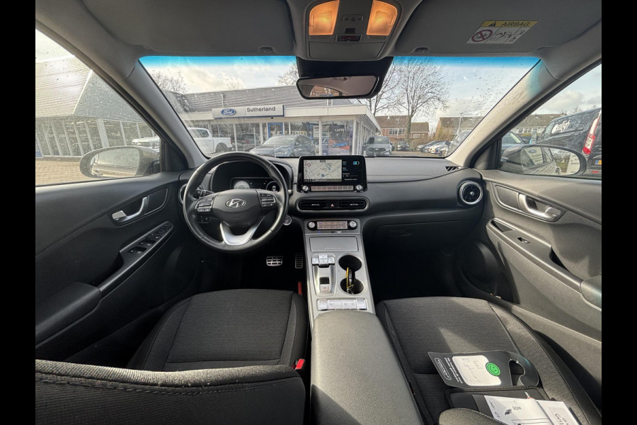 Hyundai Kona EV Fashion 64 kWh | Trekhaak | Head-Up Display | Keyless entry | Navigatie | SCI