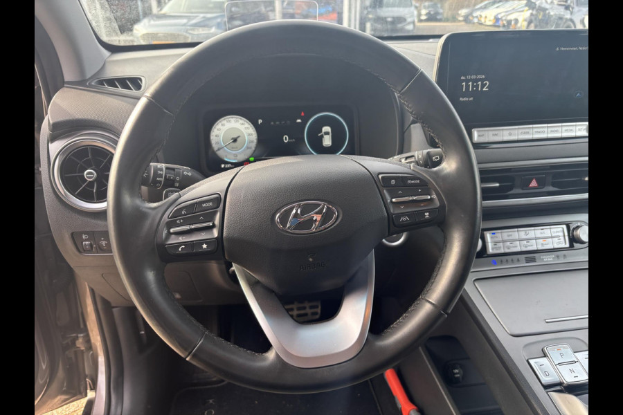 Hyundai Kona EV Fashion 64 kWh | Trekhaak | Head-Up Display | Keyless entry | Navigatie | SCI
