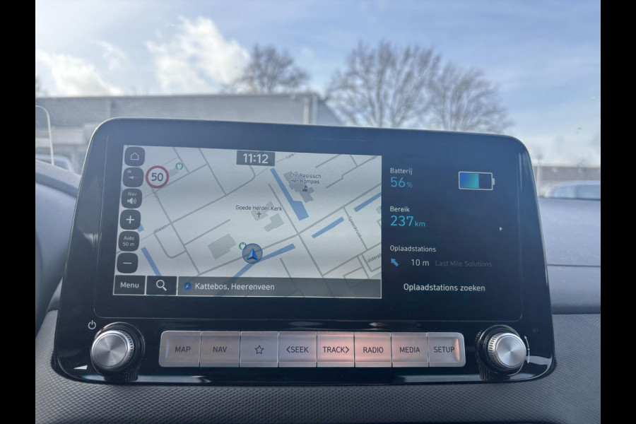 Hyundai Kona EV Fashion 64 kWh | Trekhaak | Head-Up Display | Keyless entry | Navigatie | SCI