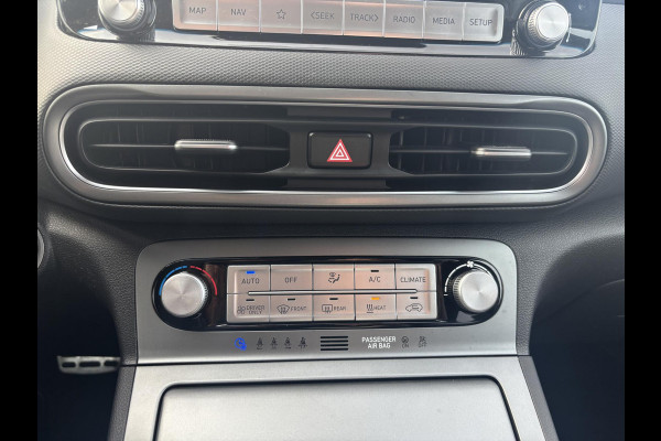 Hyundai Kona EV Fashion 64 kWh | Trekhaak | Head-Up Display | Keyless entry | Navigatie | SCI