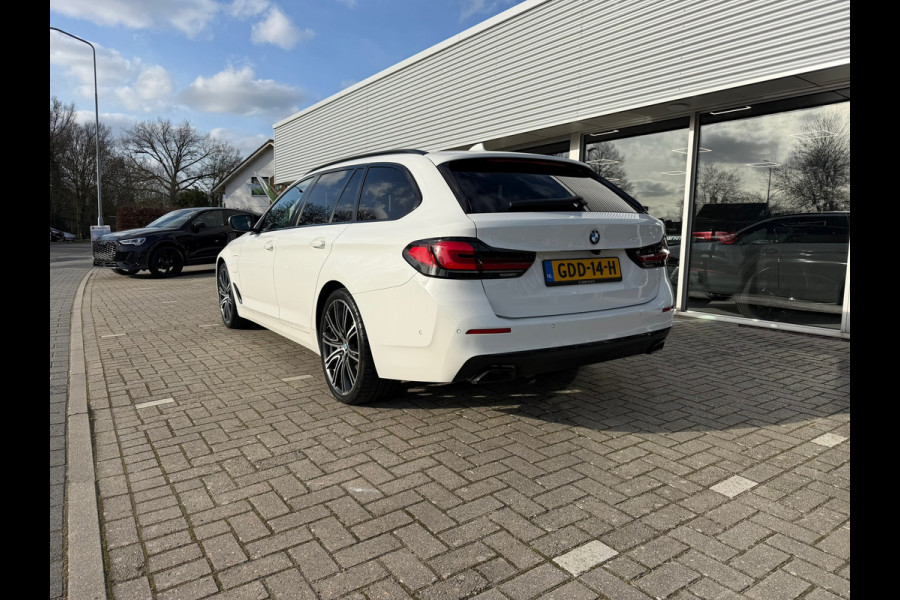 BMW 5 Serie Touring 530e xDrive Executive / Navi / Climate / Camera / Panormadak / Leder / 20"breedset