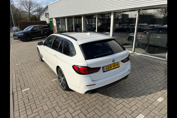 BMW 5 Serie Touring 530e xDrive Executive / Navi / Climate / Camera / Panormadak / Leder / 20"breedset