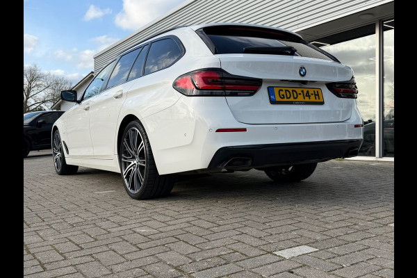 BMW 5 Serie Touring 530e xDrive Executive / Navi / Climate / Camera / Panormadak / Leder / 20"breedset